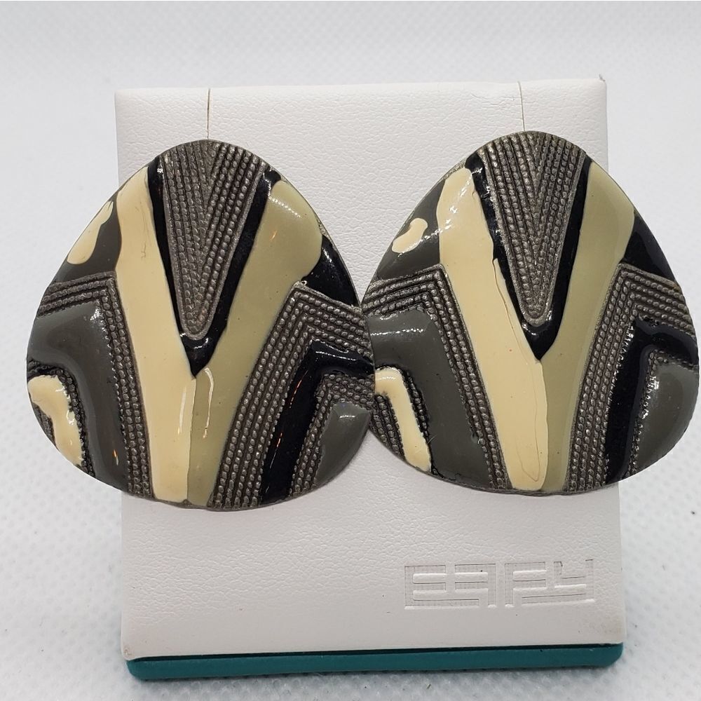 Vintage Retro Gray, Cream, & Black Earrings
